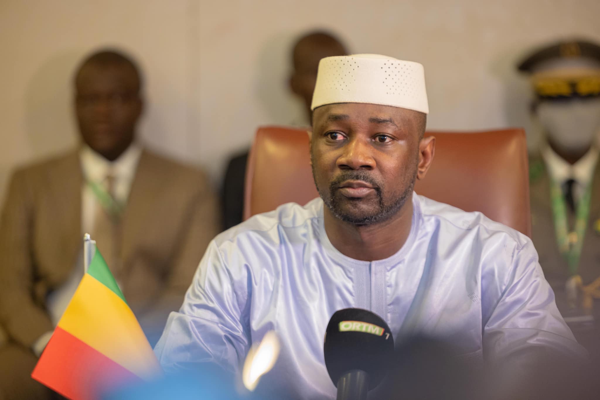 Mois de solidarité de la lutte contre l’exclusion : Assimi Goïta apporte du sourire aux populations vulnérables de Bougouni